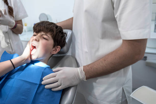 Best Emergency Tooth Extraction in Aurora, IL